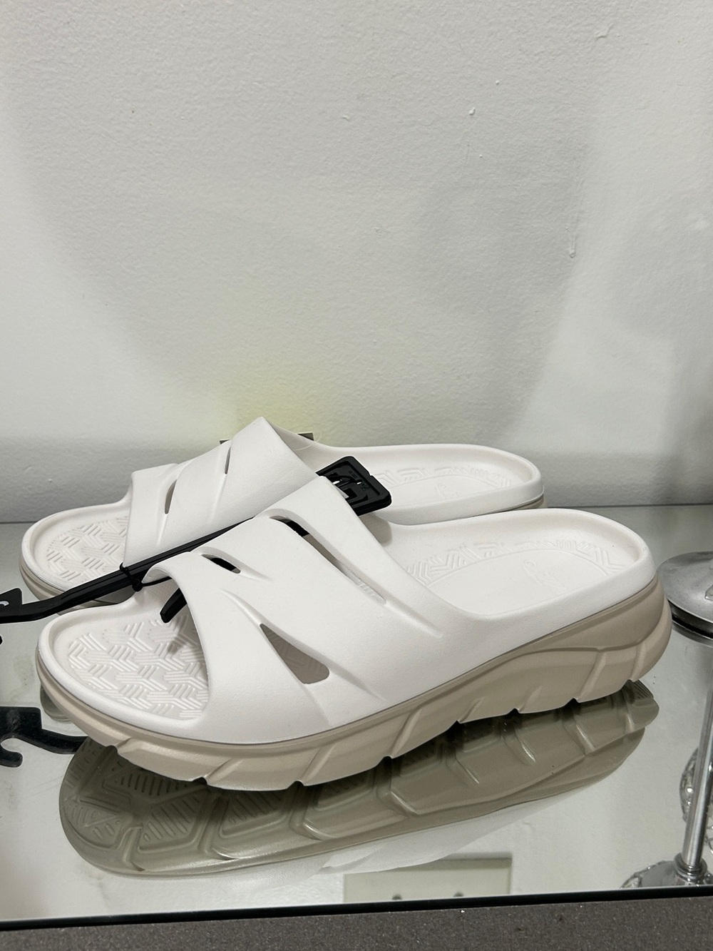 Avia Women’s White Two Tone Chunky Slide Sandals Size 9 NWT